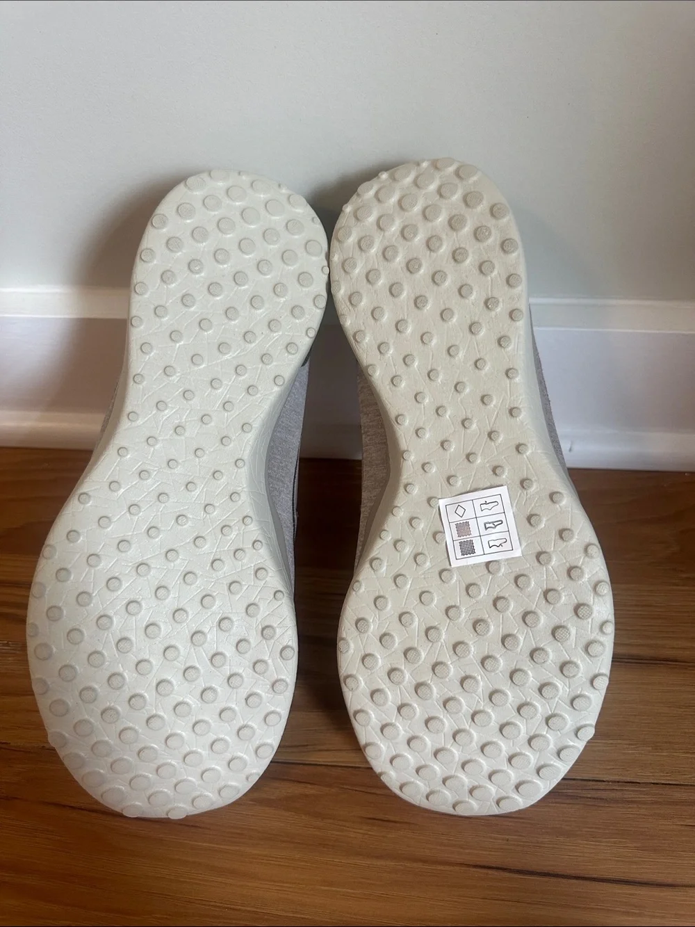 Skechers Women's Microburst Topnotch SIZE 7.5 NO BOX never worn with tags